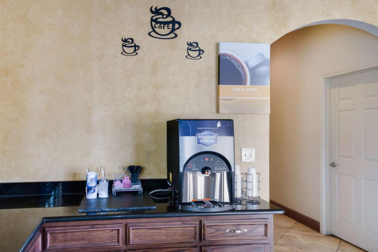 Floresville Motel 6 מראה חיצוני תמונה