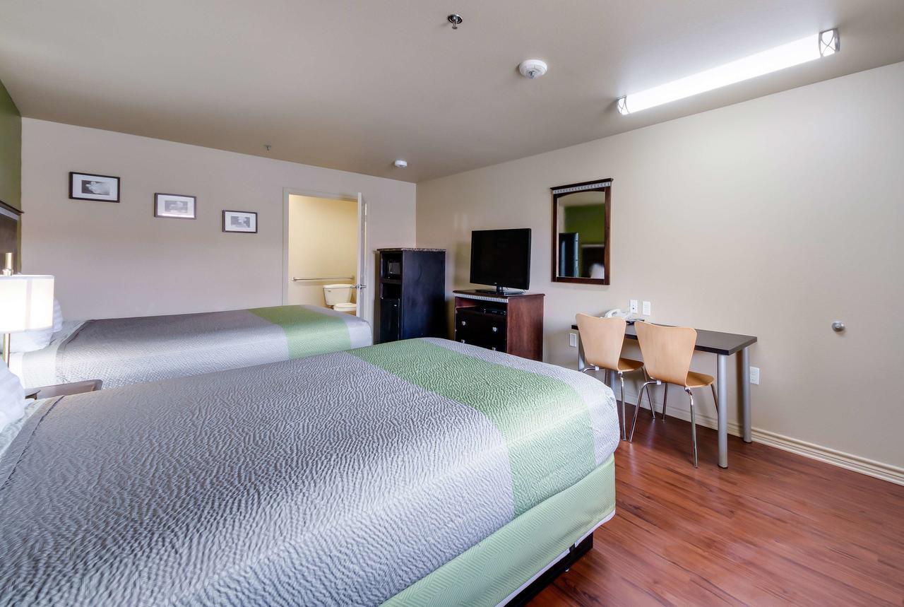 Floresville Motel 6 מראה חיצוני תמונה