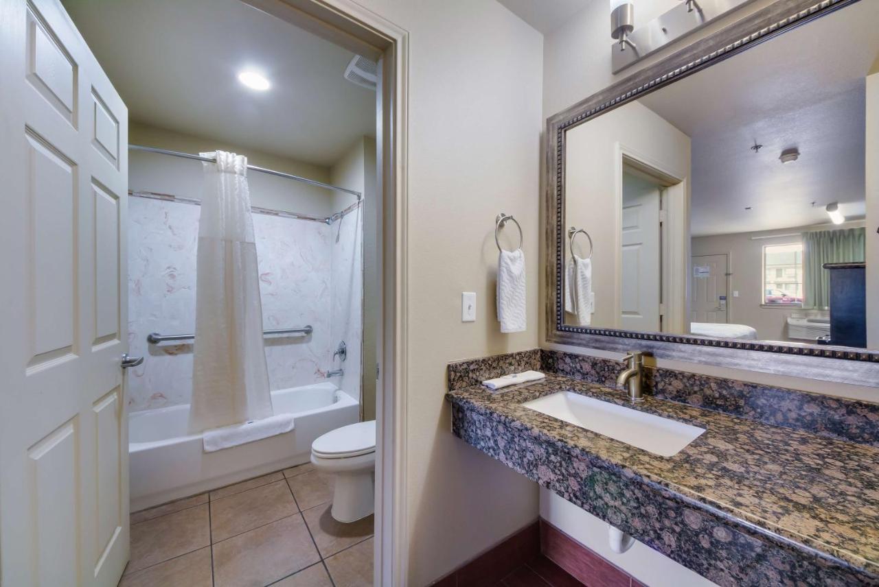 Floresville Motel 6 מראה חיצוני תמונה